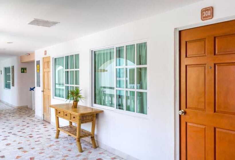 Отель Illusion Boutique Near Beach