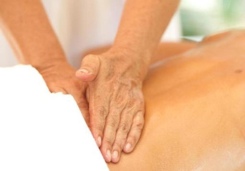 Отель Illusion Boutique Near Beach