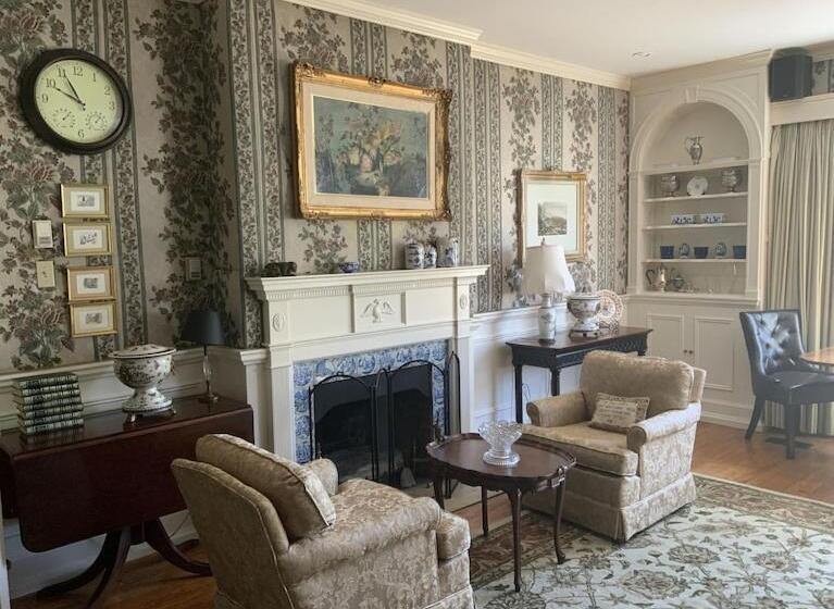 فندق Kingsbrae Arms Inn