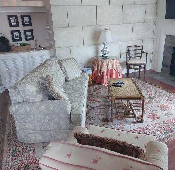 فندق Kingsbrae Arms Inn