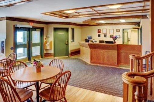בית מלון כפרי Lakeview Inns & Suites  Brandon