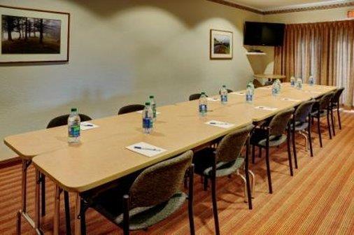 فندق Lakeview Inns & Suites  Brandon