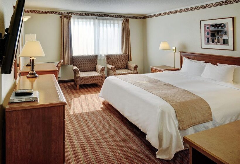 فندق Lakeview Inns & Suites  Brandon