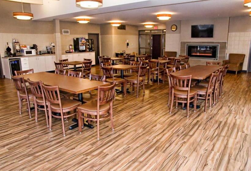 فندق Lakeview Inns & Suites  Brandon