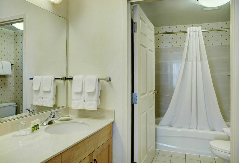 ホテル Lakeview Signature Inn Calgary Airport