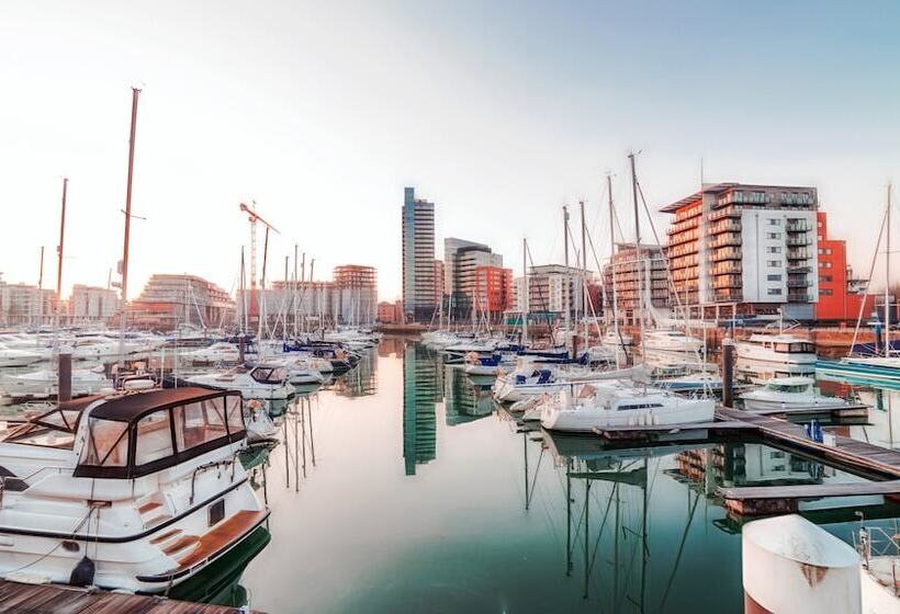 호텔 Leonardo Southampton