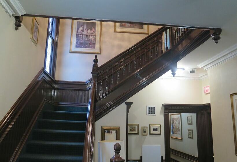 فندق Madison Manor Boutique