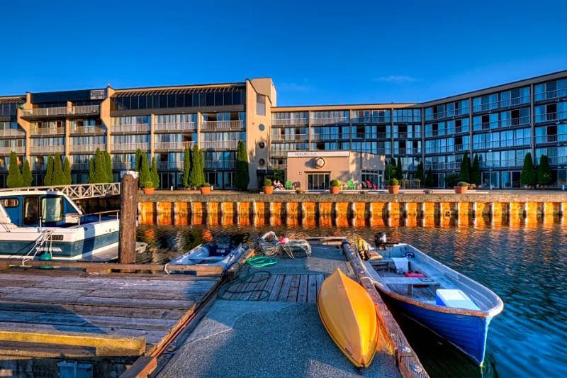 בית מלון כפרי Oceanfront Suites At Cowichan Bay