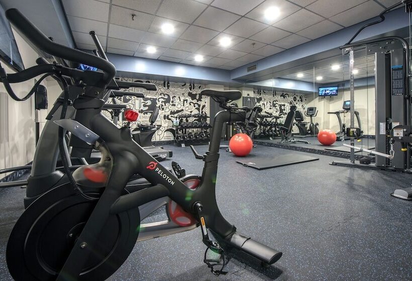 Ottawa Embassy Hotel & Suites