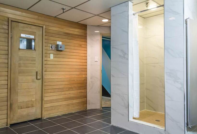 Ottawa Embassy Hotel & Suites