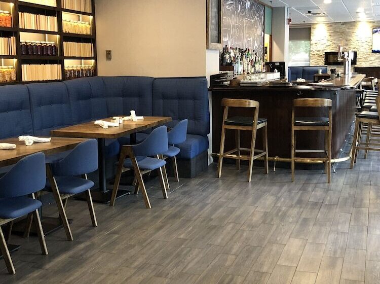 Ottawa Embassy Hotel & Suites