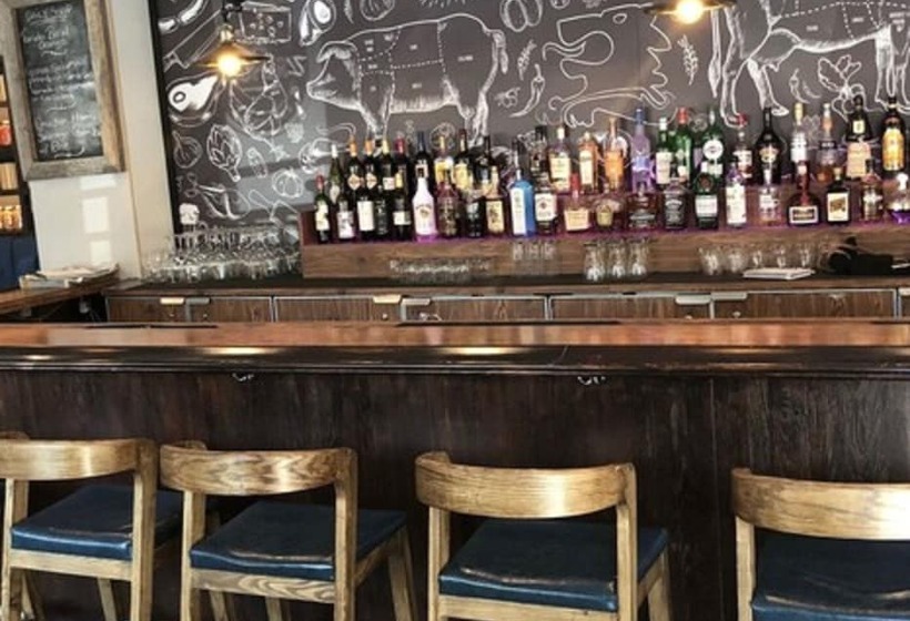 Ottawa Embassy Hotel & Suites