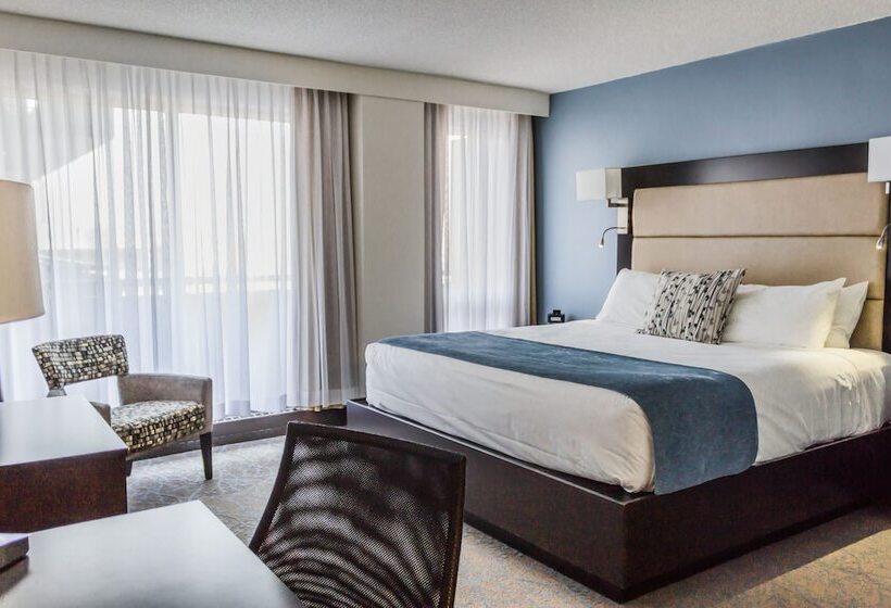 Ottawa Embassy Hotel & Suites