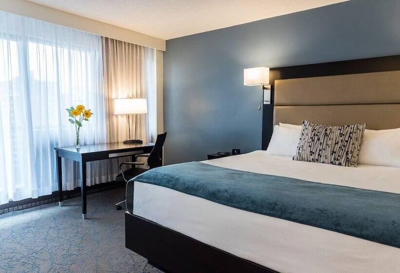 Ottawa Embassy Hotel & Suites