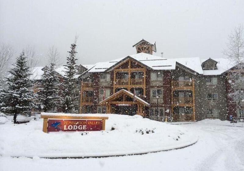 ホテル Pemberton Valley Lodge