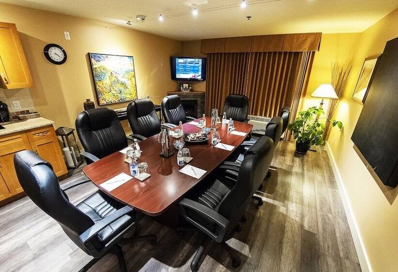 ホテル Pemberton Valley Lodge