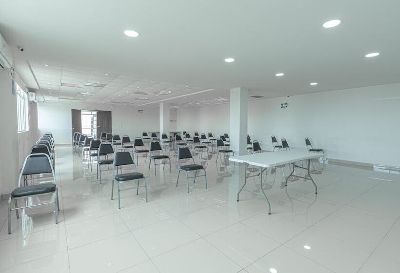 호텔 Plaza Del Arco Express