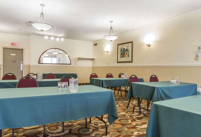 Quality Hotel & Suites