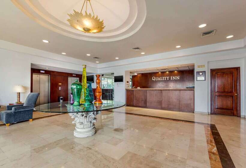 酒店 Quality Inn Monterrey La Fe