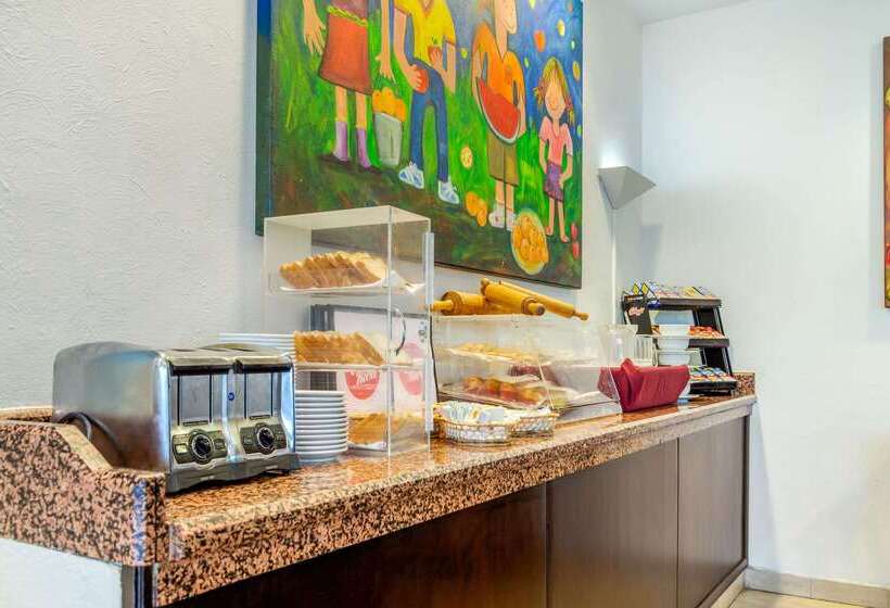 酒店 Quality Inn Monterrey La Fe