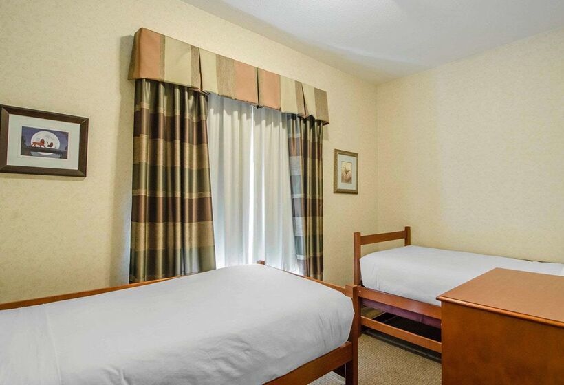 בית מלון כפרי Quality Inn & Suites