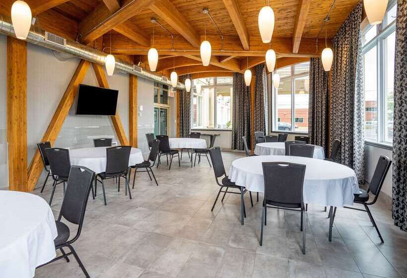 فندق Quality Suites