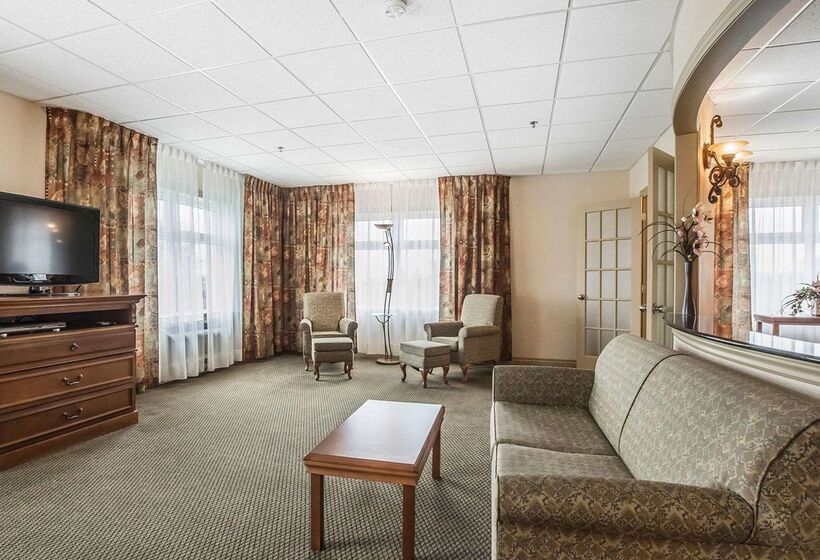 فندق Quality Suites