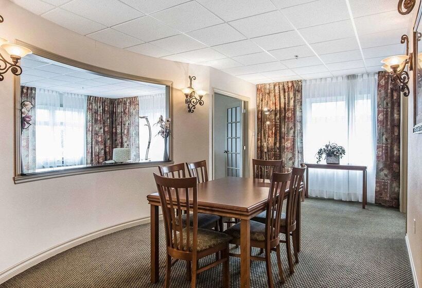 فندق Quality Suites