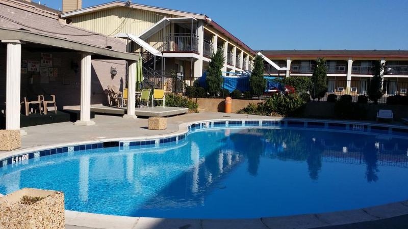 فندق R Nite Star Inn And Suites Home Of The Cowboys & Rangers