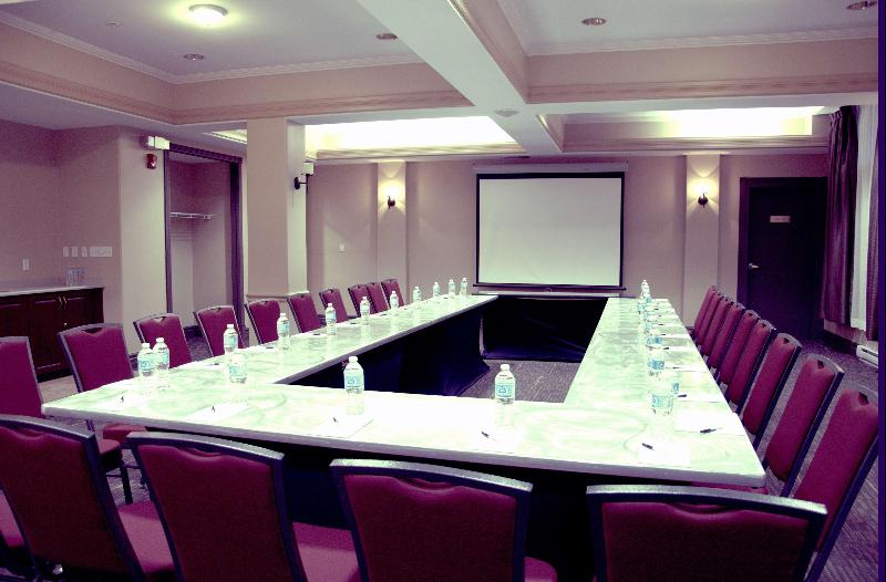 Radisson Hotel & Suites Fort Mcmurray