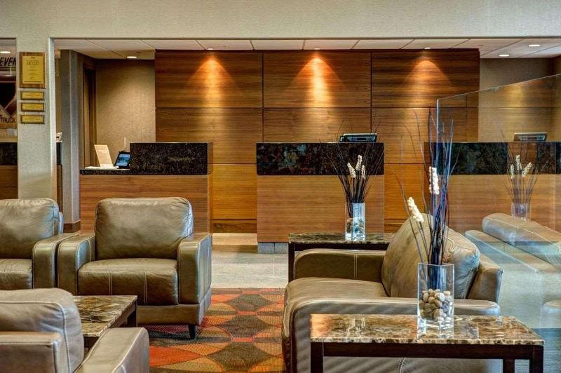 Radisson Hotel & Suites Fort Mcmurray