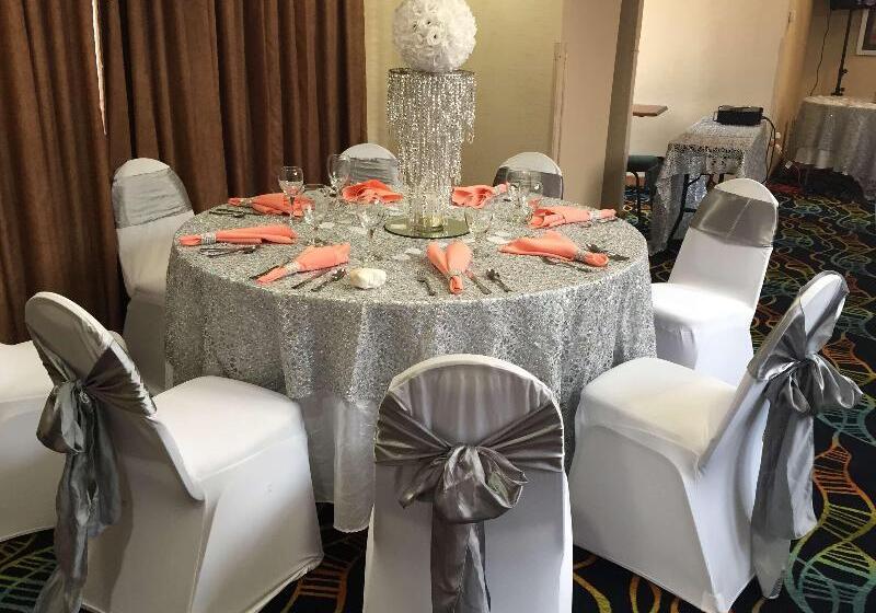 Radisson Hotel Dallas North Addison