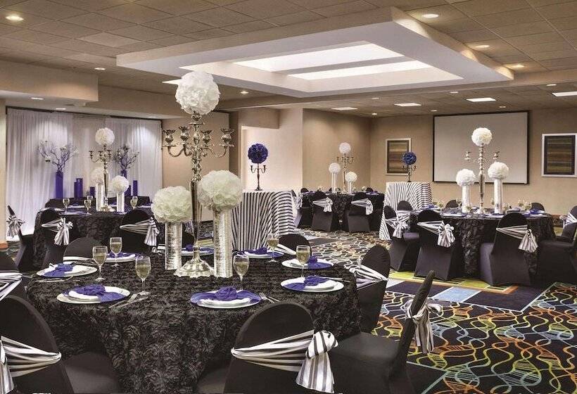 Radisson Hotel Dallas North Addison