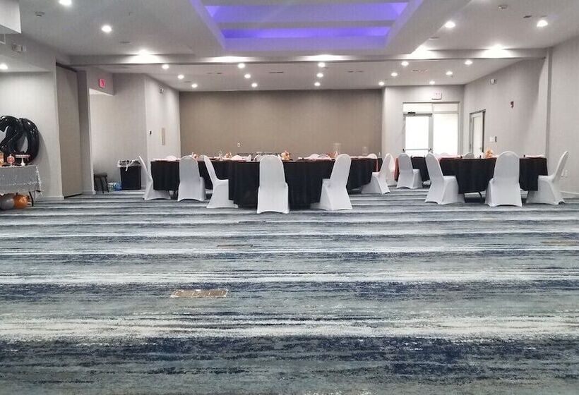 Radisson Hotel Dallas North Addison