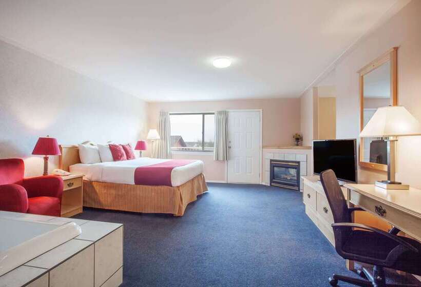 בית מלון כפרי Ramada Limited 100 Mile House