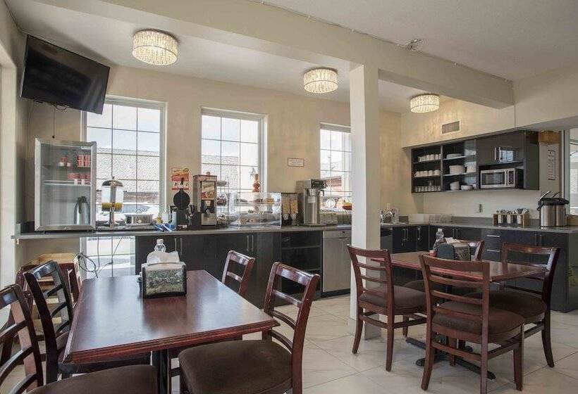 فندق Ramada Limited 100 Mile House