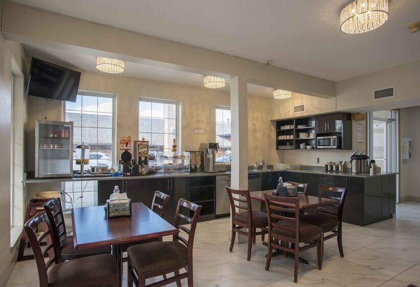 فندق Ramada Limited 100 Mile House