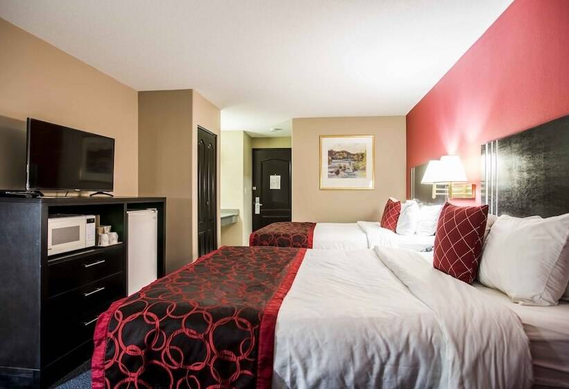 فندق Ramada Limited 100 Mile House