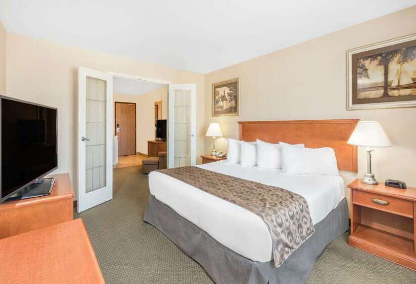 בית מלון כפרי Ramada By Wyndham Clairmont/grande Prairie