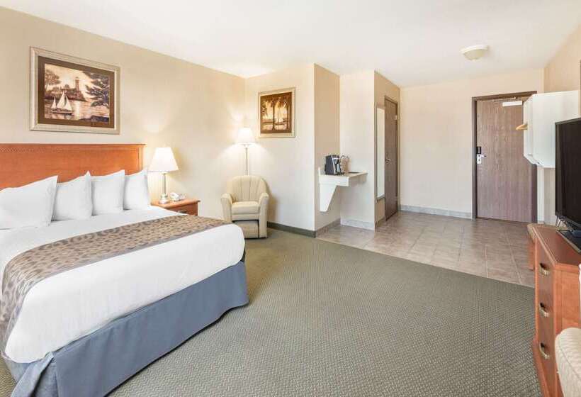 בית מלון כפרי Ramada By Wyndham Clairmont/grande Prairie