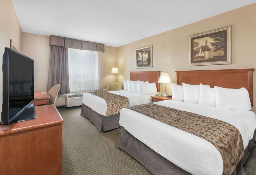 בית מלון כפרי Ramada By Wyndham Clairmont/grande Prairie