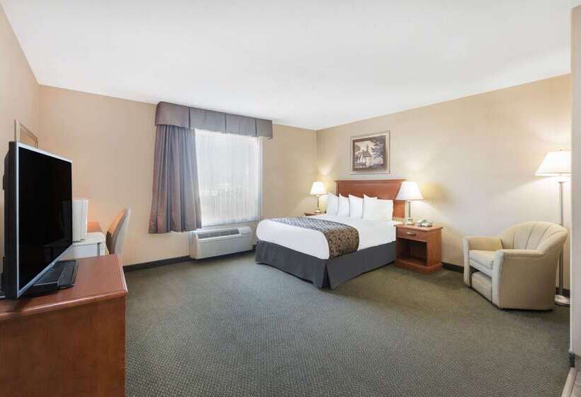 בית מלון כפרי Ramada By Wyndham Clairmont/grande Prairie