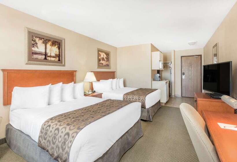 בית מלון כפרי Ramada By Wyndham Clairmont/grande Prairie