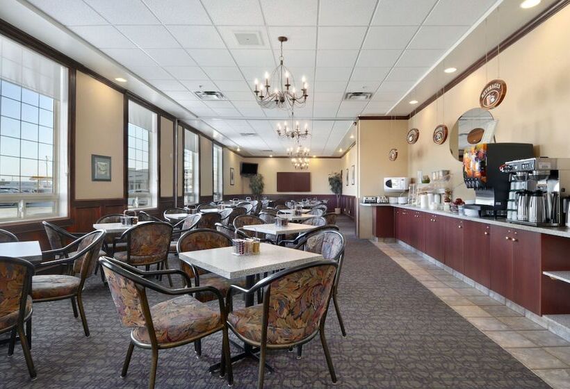 Ramada By Wyndham Red Deer Hotel & Suites