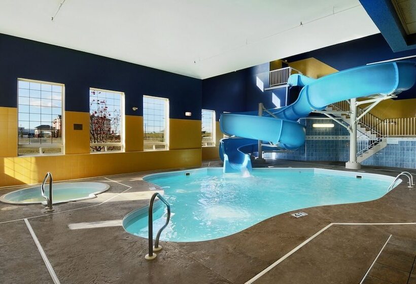 Ramada By Wyndham Red Deer Hotel & Suites