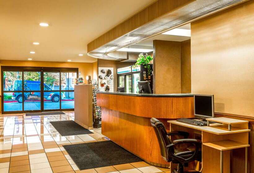 Отель Comfort Inn & Suites Salt Lake City I 80 I 15 Downtown