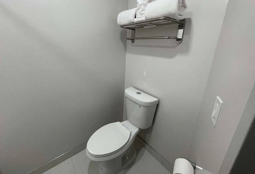 Отель Comfort Inn & Suites Salt Lake City I 80 I 15 Downtown