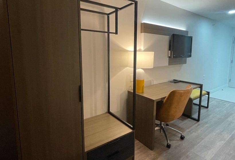 Отель Comfort Inn & Suites Salt Lake City I 80 I 15 Downtown