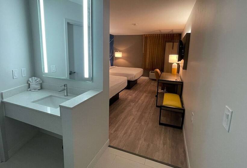 Отель Comfort Inn & Suites Salt Lake City I 80 I 15 Downtown