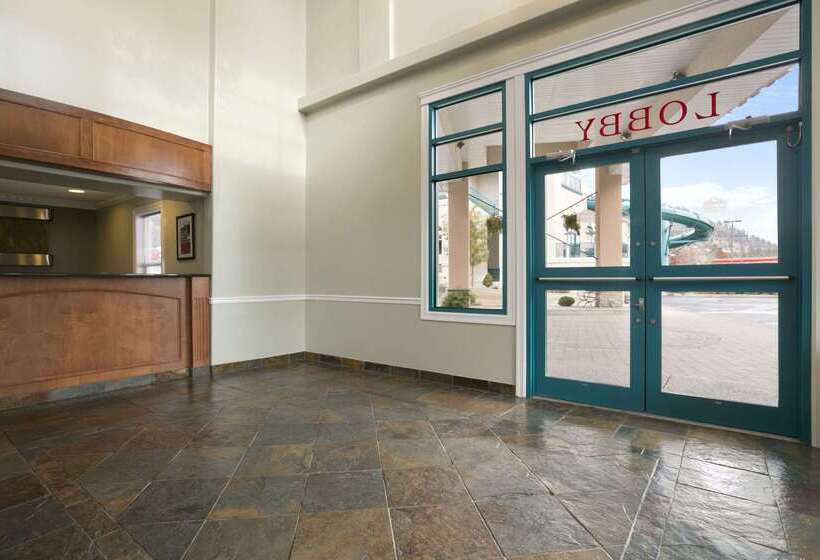 בית מלון כפרי Ramada Merritt